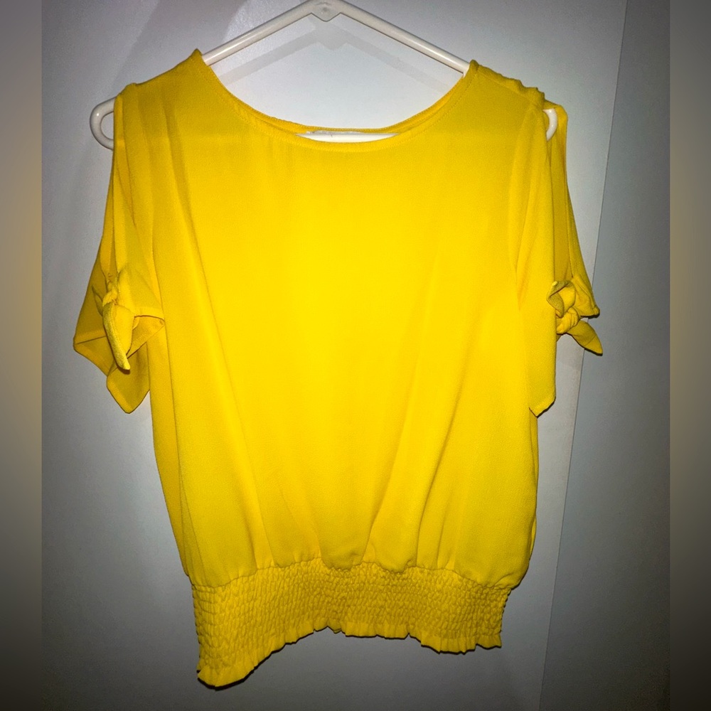 Yellow short sleeve blouse